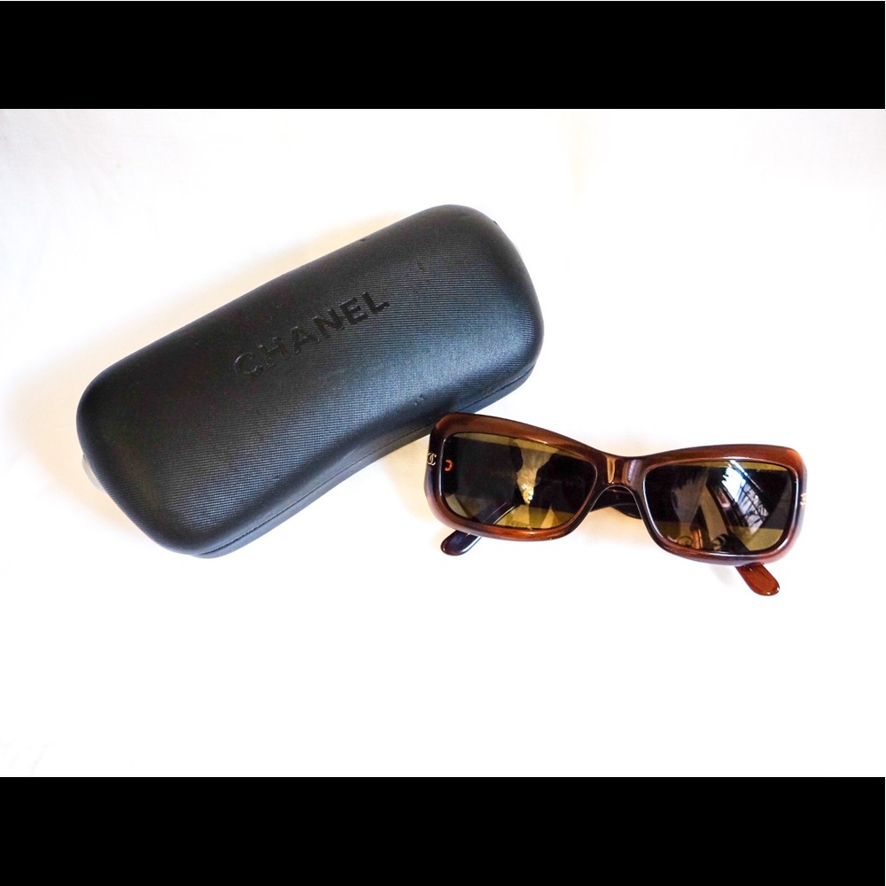 Chanel Sunglasses Brown Tortoise Shell Gold Stud